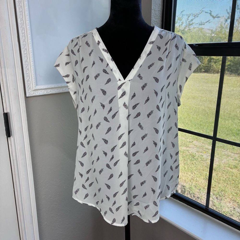 Fun 2 Fun Off-White and Black Patterned Women's Top Large